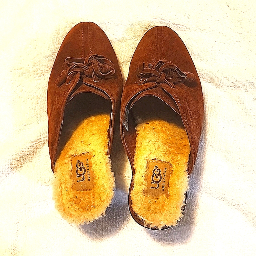 Ugg Clogs. - image 2